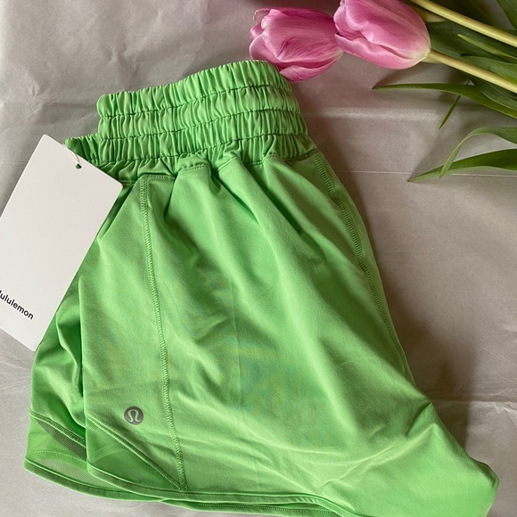 Lululemon 2.5” Hotty Hot High Rise Short Lined